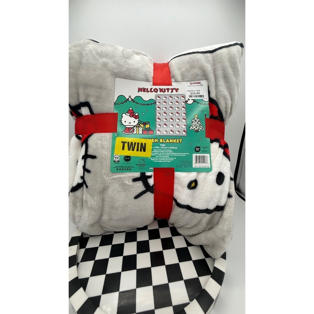 Hello‎ Kitty Christmas Plush Twin Blanket Gray White Red Holiday Soft Throw New